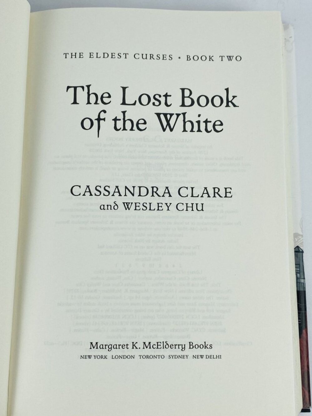 The Red Scrolls Of Magic & The Lost Book Of The White By Clare & Chu HC TEC - Picture 3 of 8